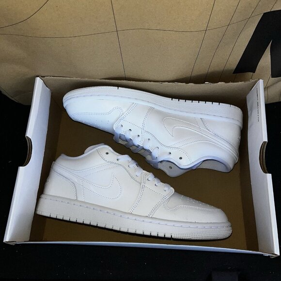 NEW Nike Air Jordan 1 Low - 'Triple White' DV0990-111 Women’s Size 7 - Picture 6 of 6